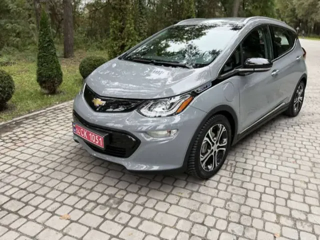 Chevrolet Bolt - фото 1