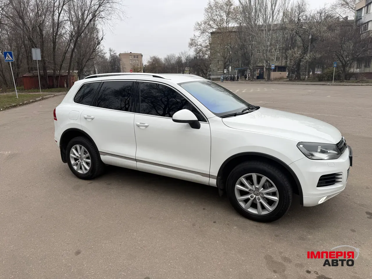 Volkswagen Touareg - фото 2