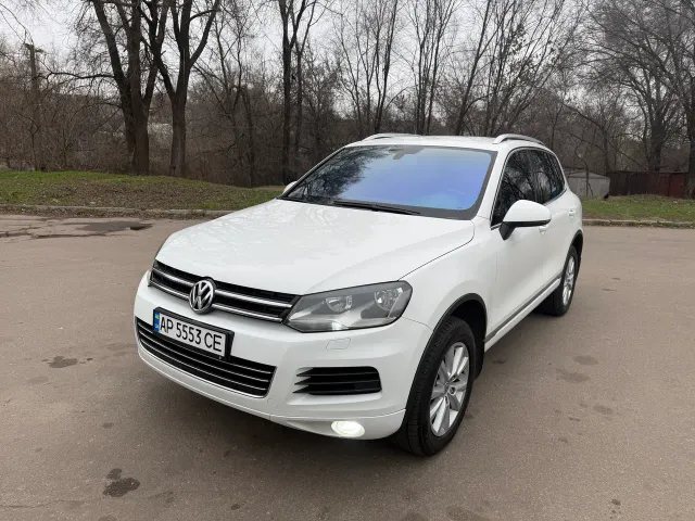 Volkswagen Touareg - фото 1