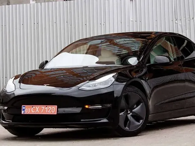 Tesla Model 3 - фото 2