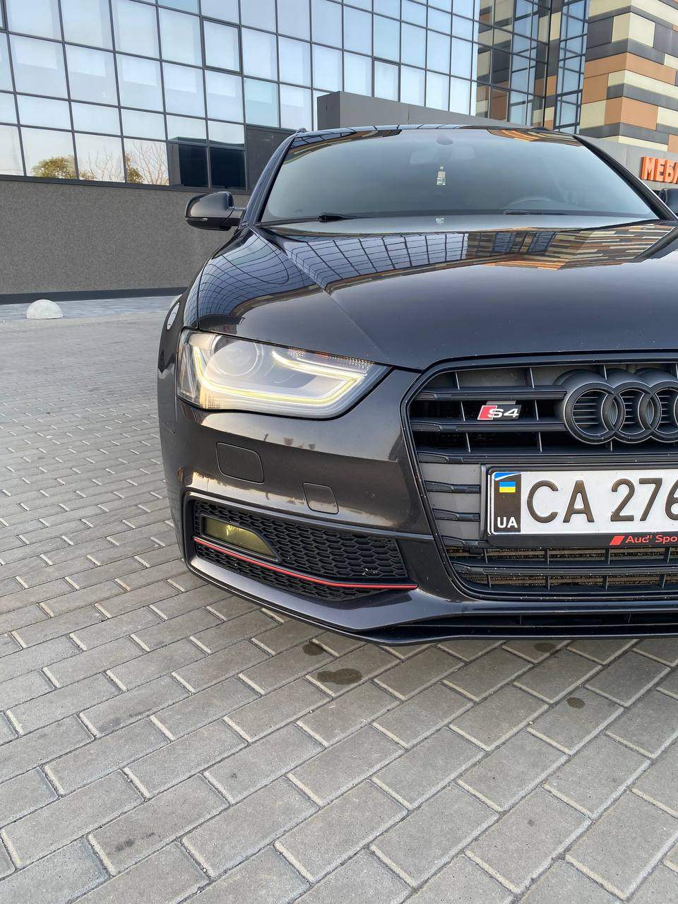 Audi A4 - фото 9