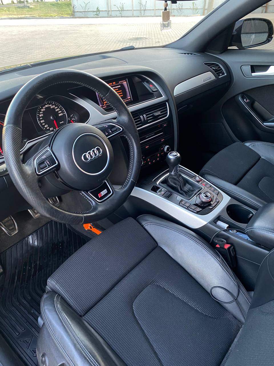 Audi A4 - фото 18