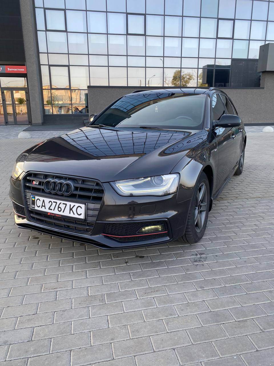 Audi A4 - фото 7