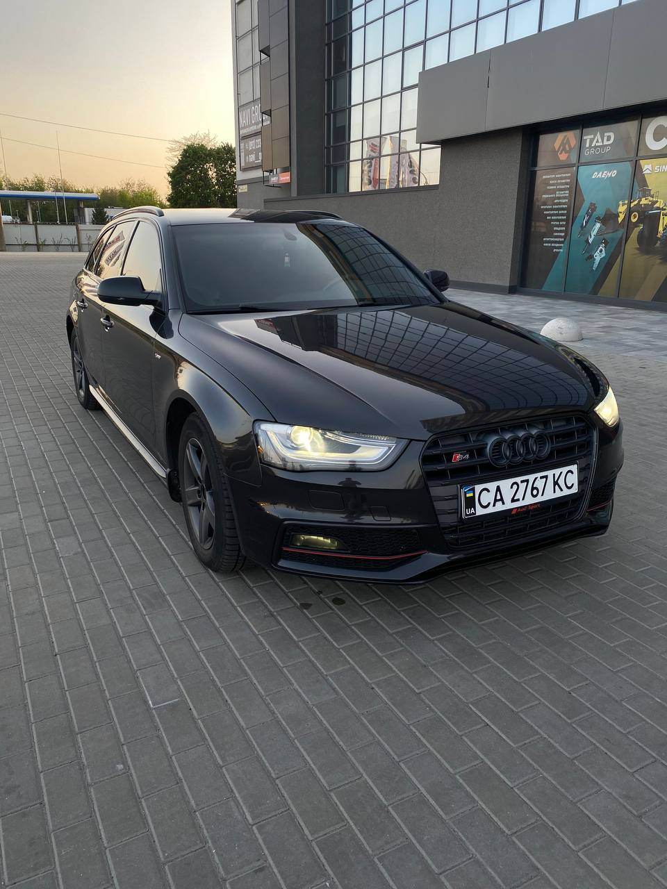 Audi A4 - фото 12