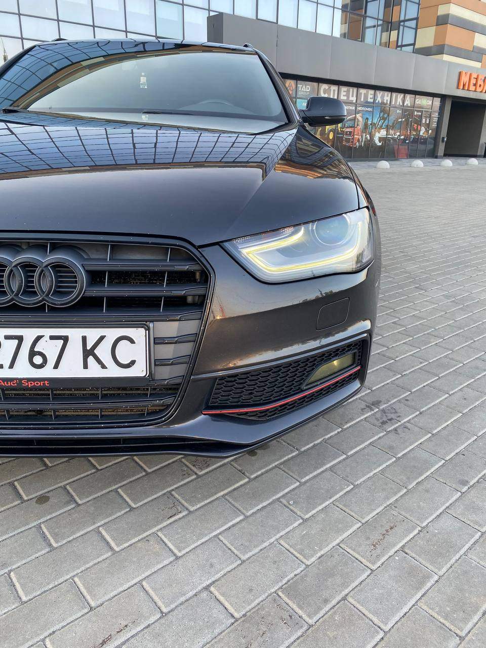 Audi A4 - фото 2