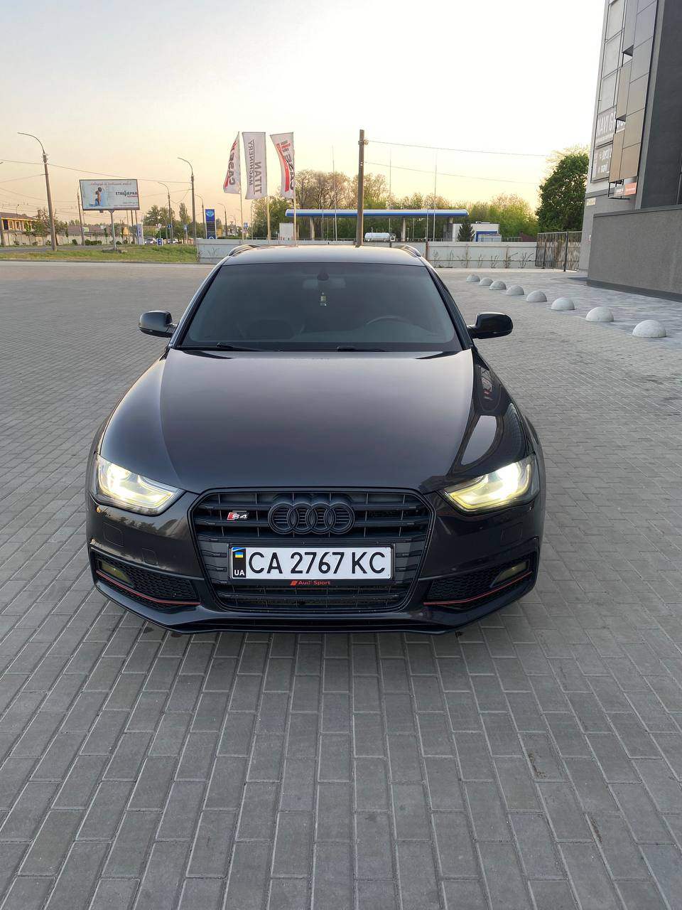 Audi A4 - фото 4