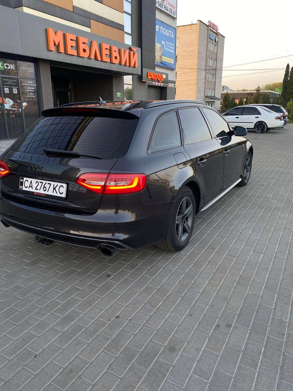 Audi A4 - фото 17