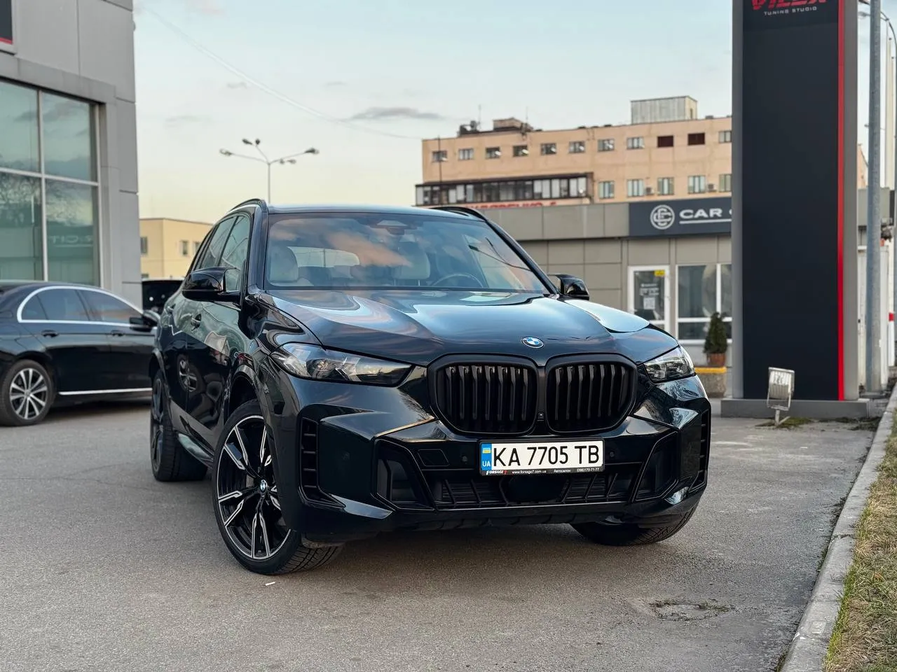 BMW X5 - фото 1