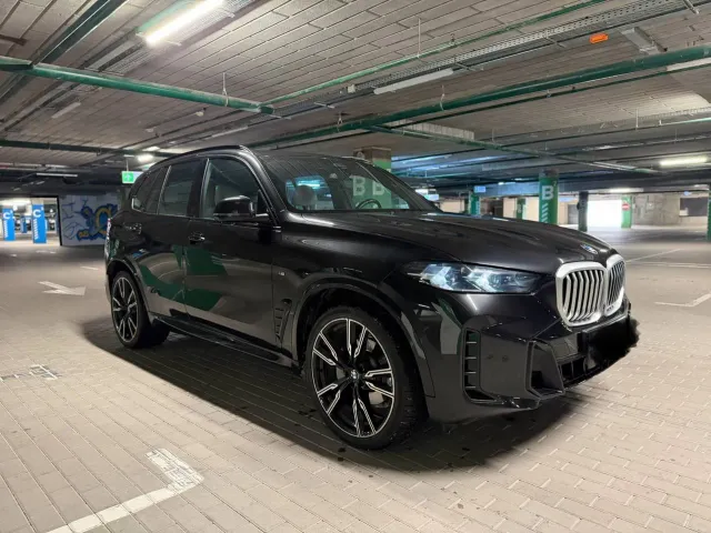 BMW X5 - фото 1