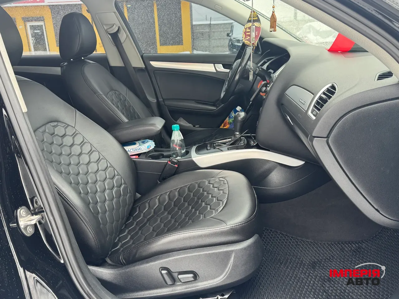 Audi A4 - фото 10