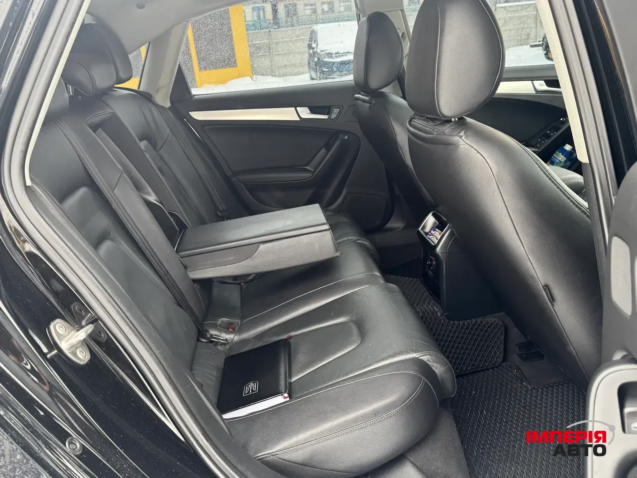 Audi A4 - фото 12