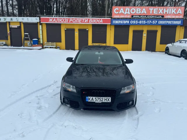 Audi A4 - фото 1