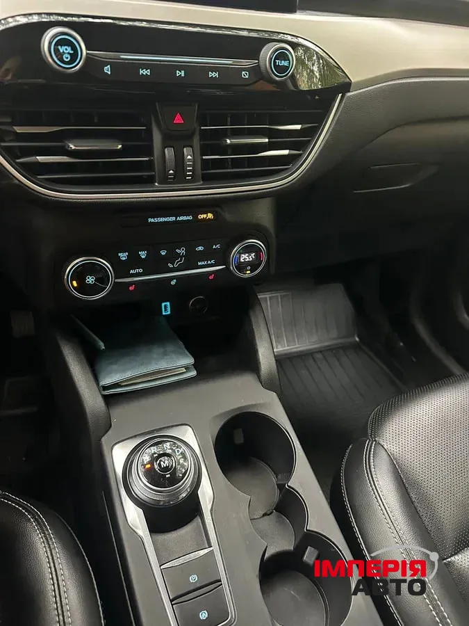 Ford Escape - фото 8