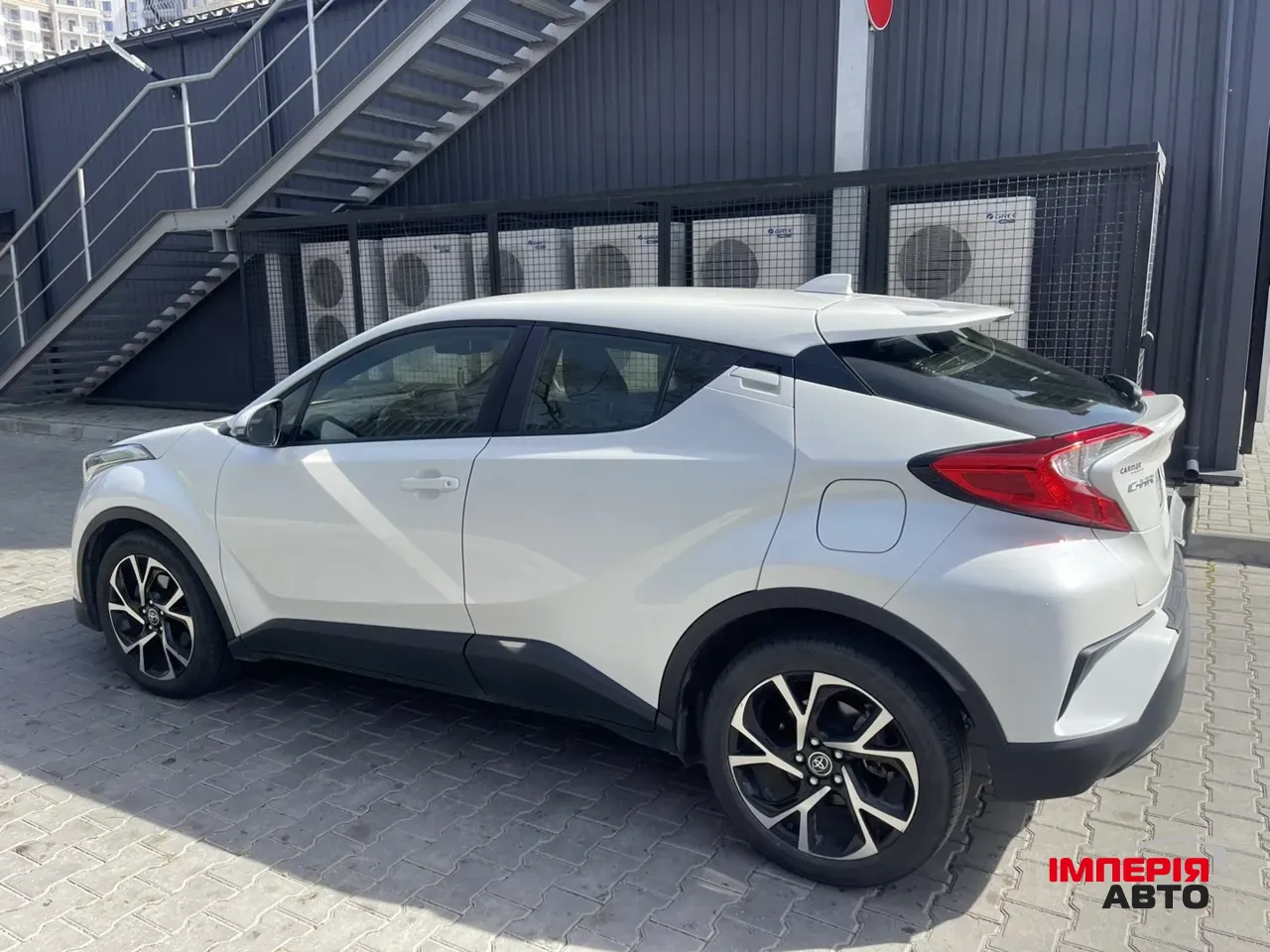 Toyota C-HR - фото 5