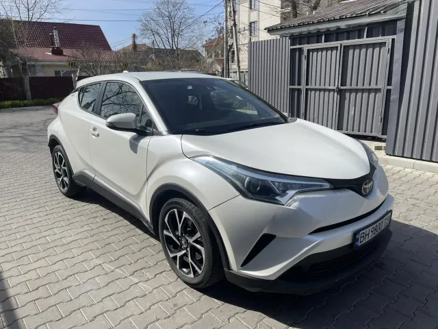 Toyota C-HR - фото 2