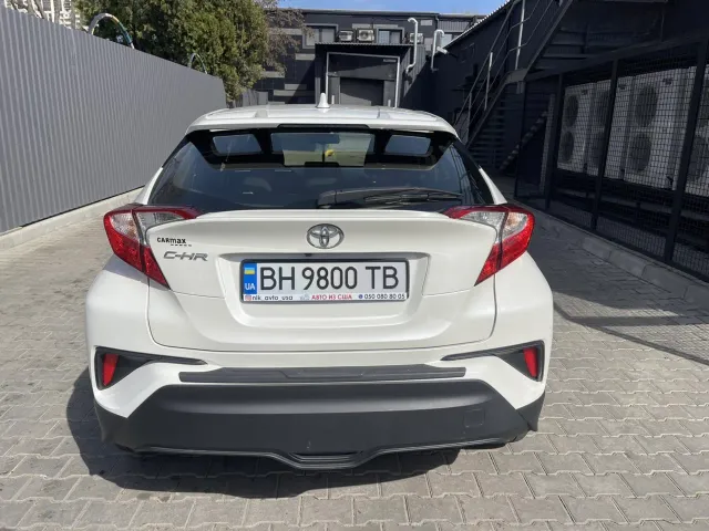 Toyota C-HR - фото 4