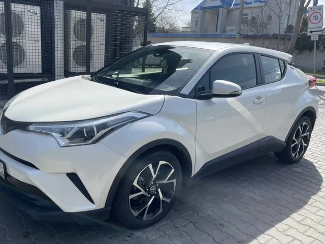 Toyota C-HR - фото 1