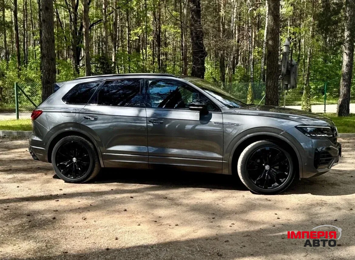 Volkswagen Touareg - фото 6