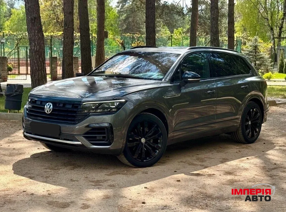 Volkswagen Touareg - фото 2
