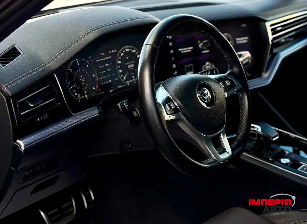 Volkswagen Touareg - фото 9