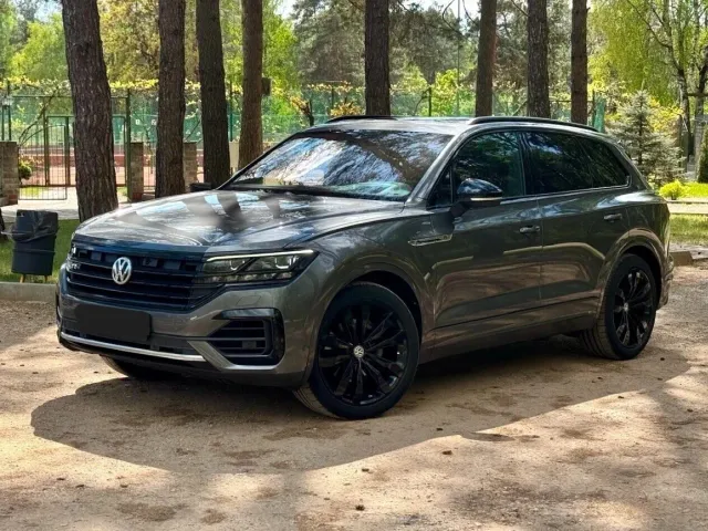 Volkswagen Touareg - фото 2