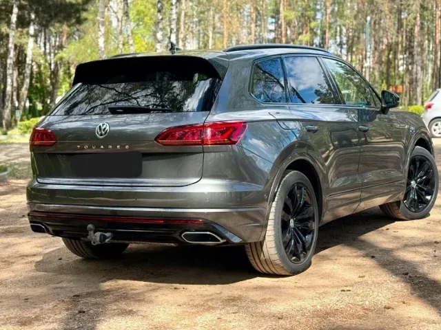 Volkswagen Touareg - фото 5