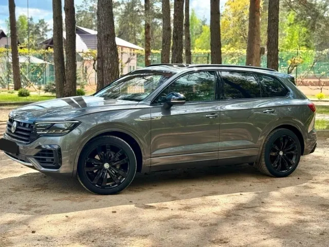 Volkswagen Touareg - фото 3