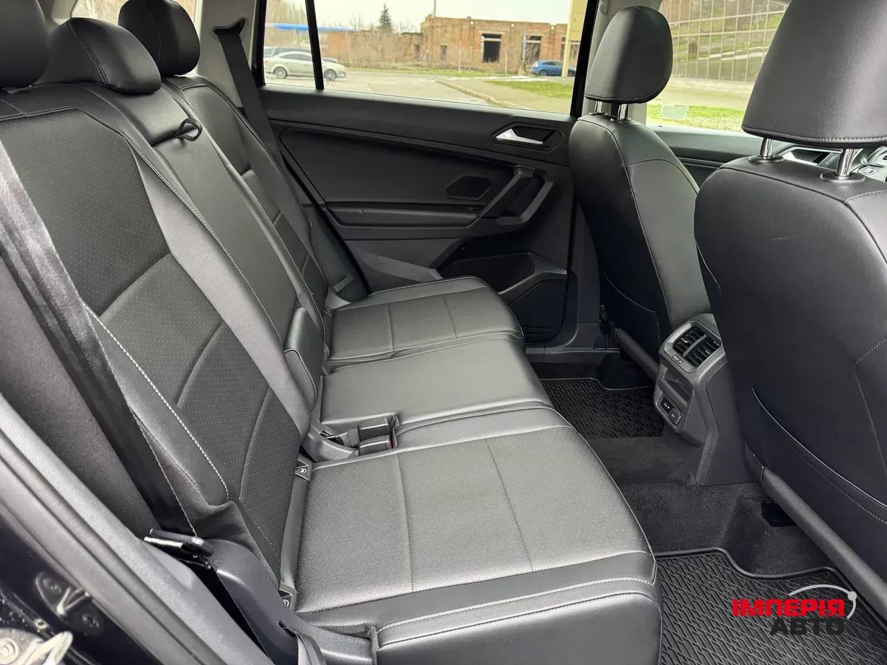 Volkswagen Tiguan - фото 16