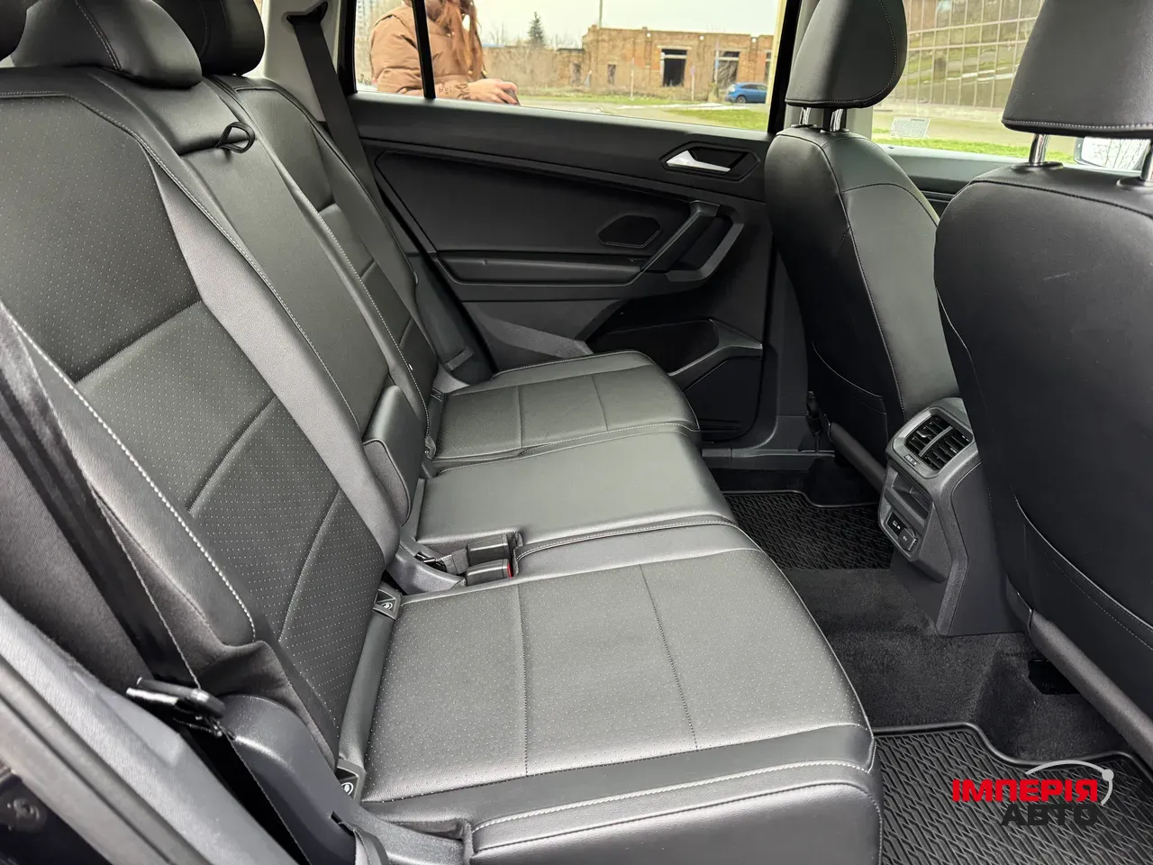 Volkswagen Tiguan - фото 15