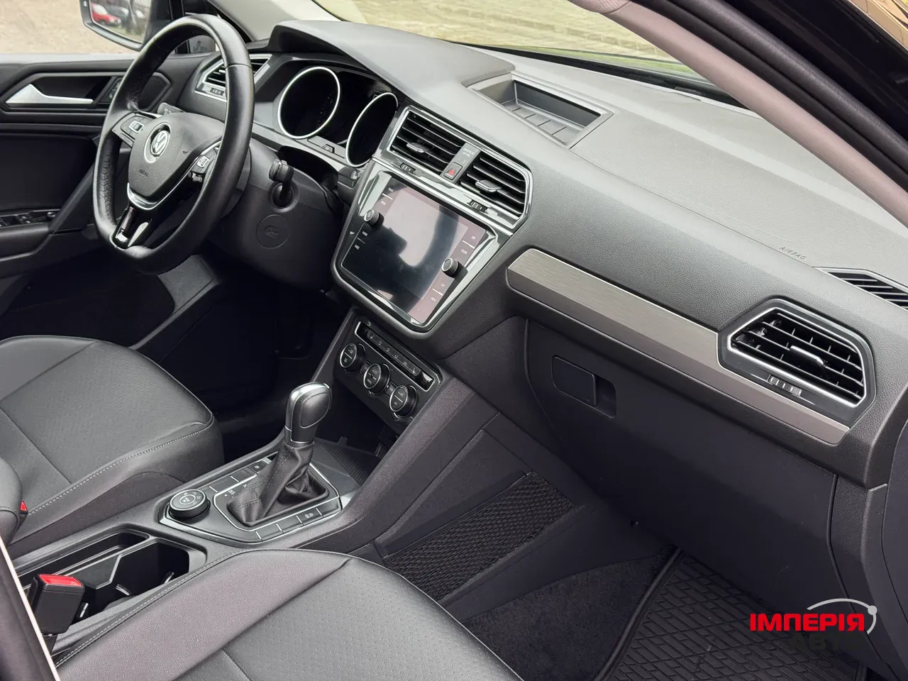 Volkswagen Tiguan - фото 18