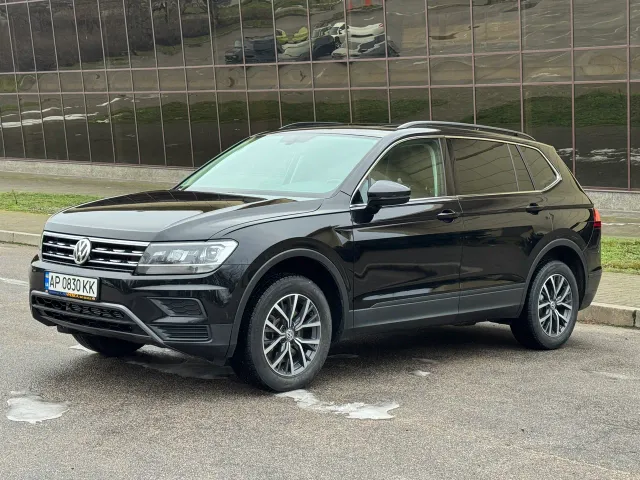 Volkswagen Tiguan - фото 1