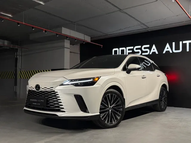 Lexus RX - фото 1