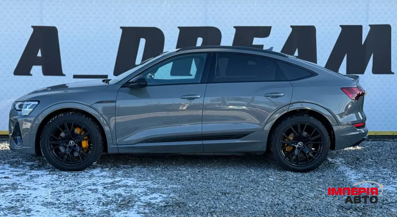 Audi e-tron - фото 8