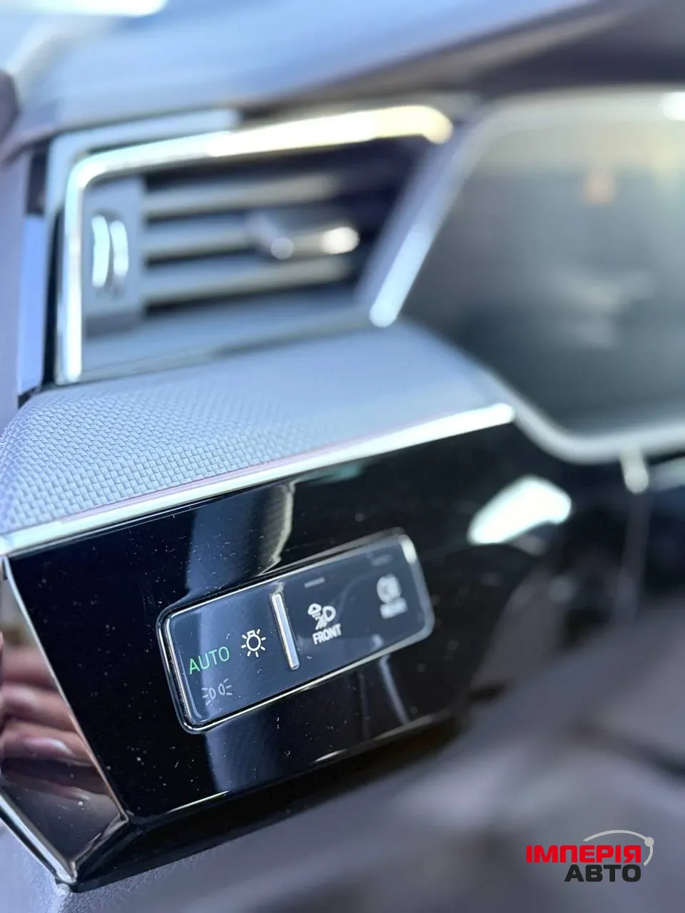 Audi e-tron - фото 15