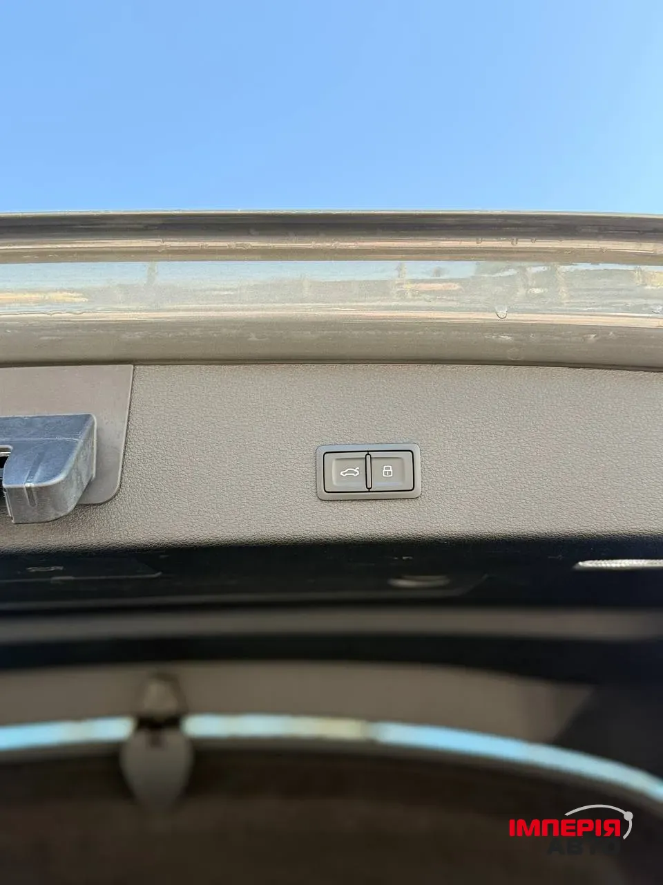 Audi e-tron - фото 19