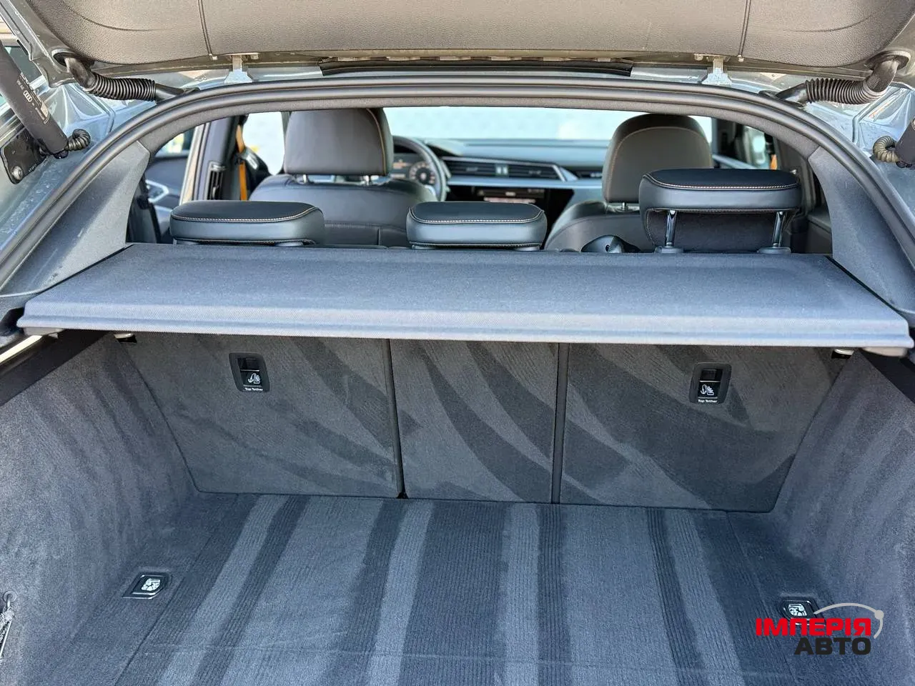 Audi e-tron - фото 21