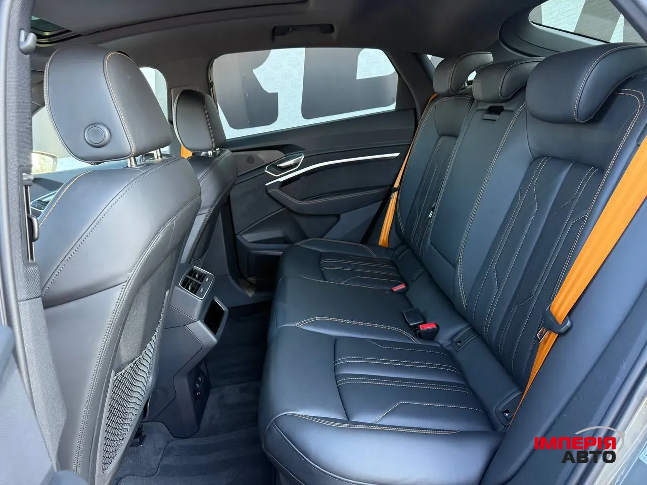 Audi e-tron - фото 11