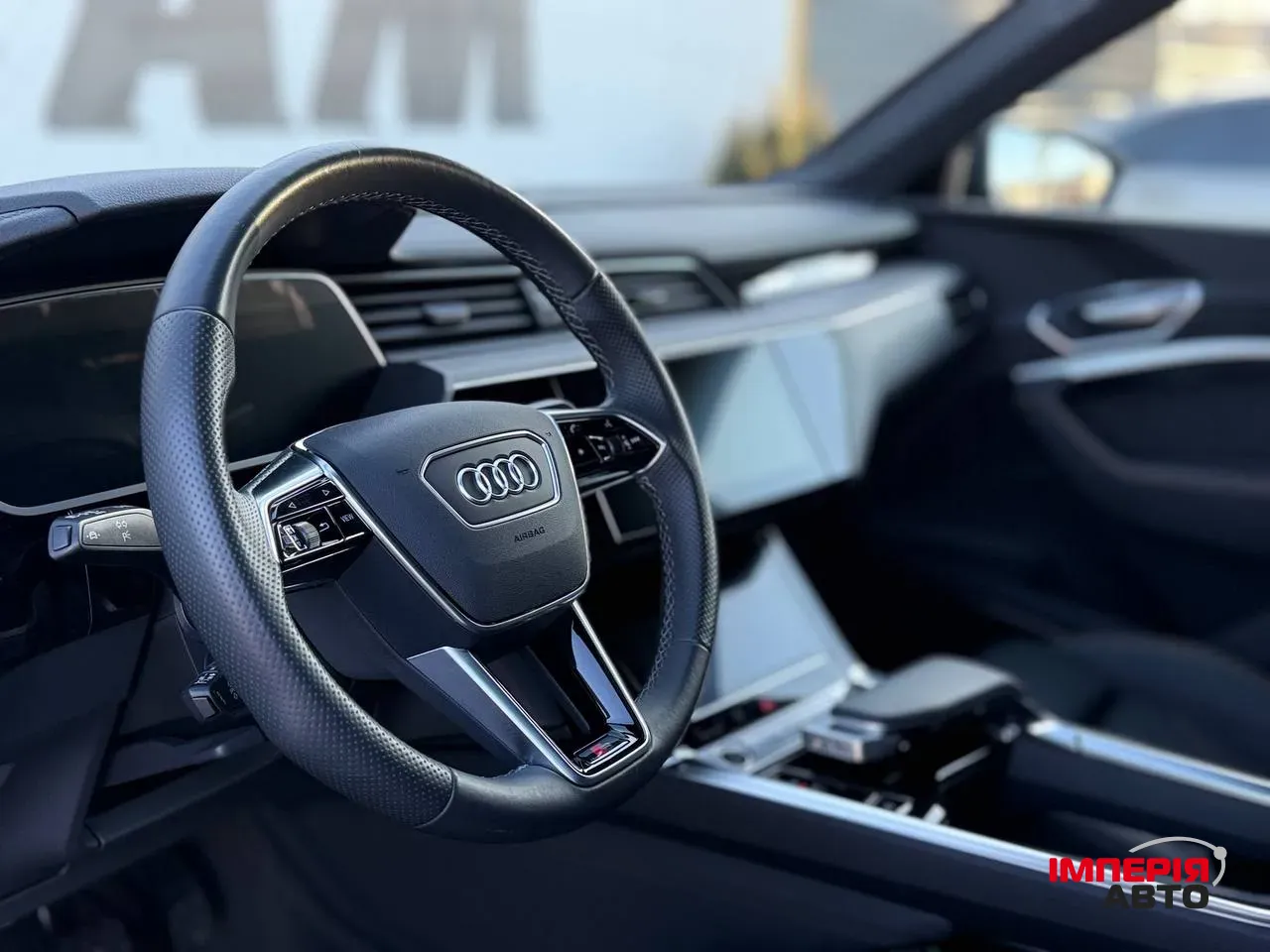 Audi e-tron - фото 14