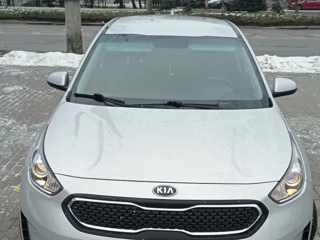 Kia Niro - фото 1