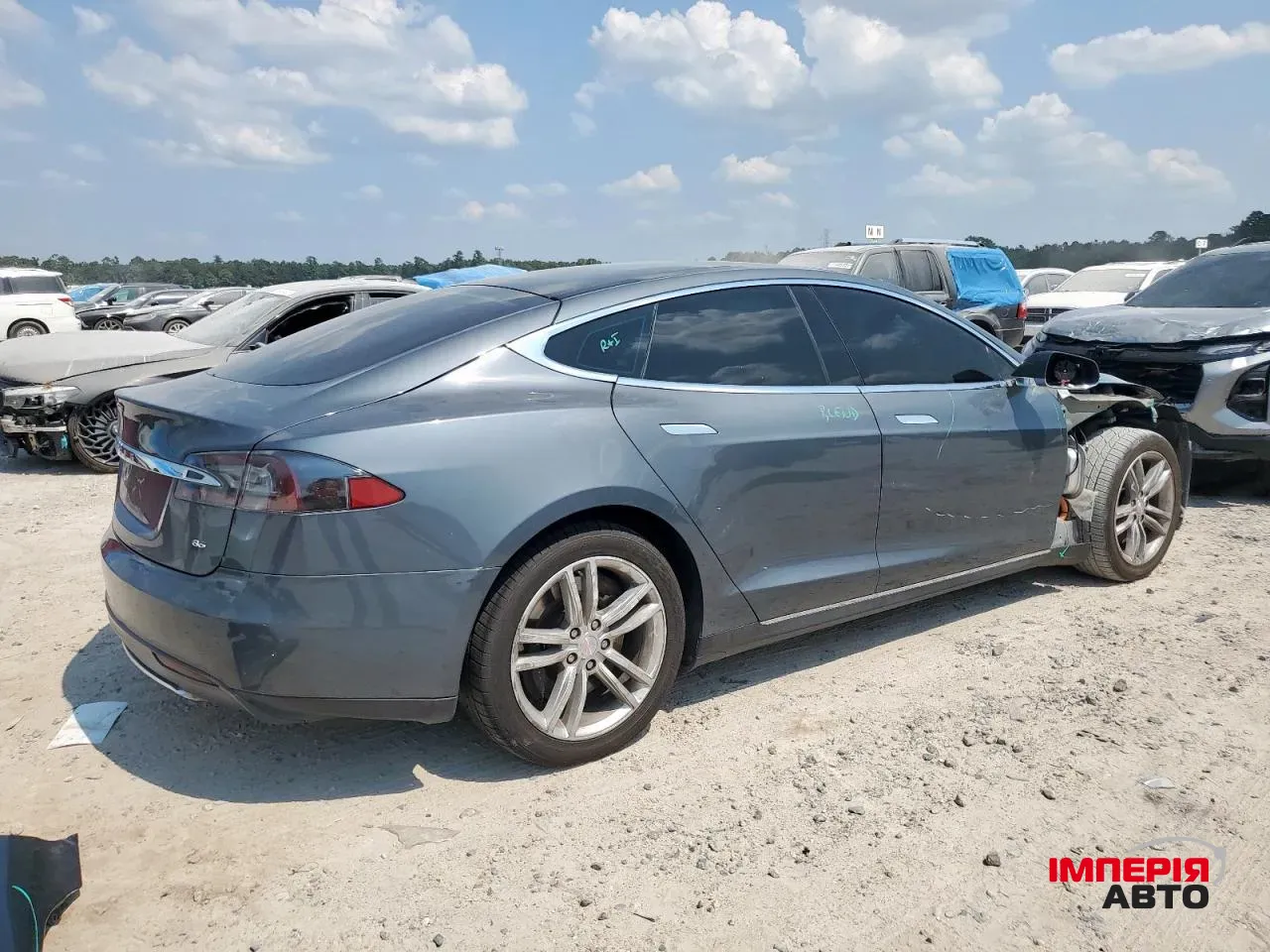 Tesla Model S - фото 4