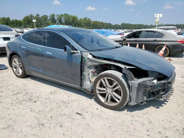 Tesla Model S - фото 5