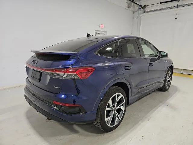 Audi Q4 Sportback e-tron - фото 3