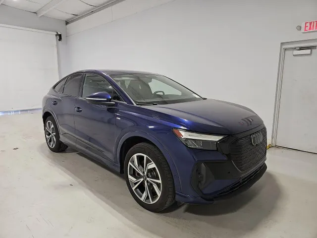 Audi Q4 Sportback e-tron - фото 1