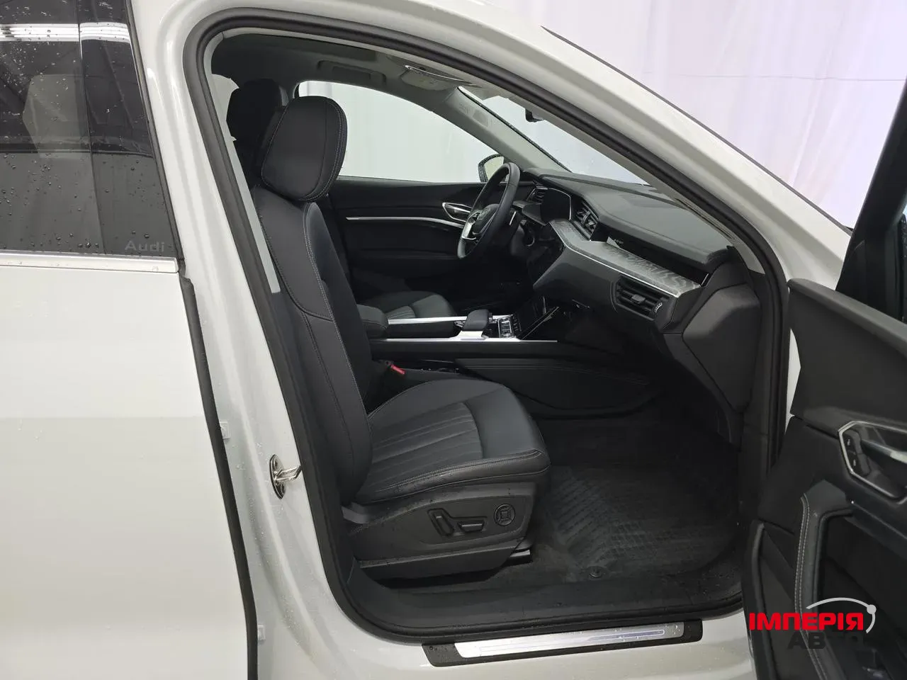 Audi Q8 e-tron - фото 8