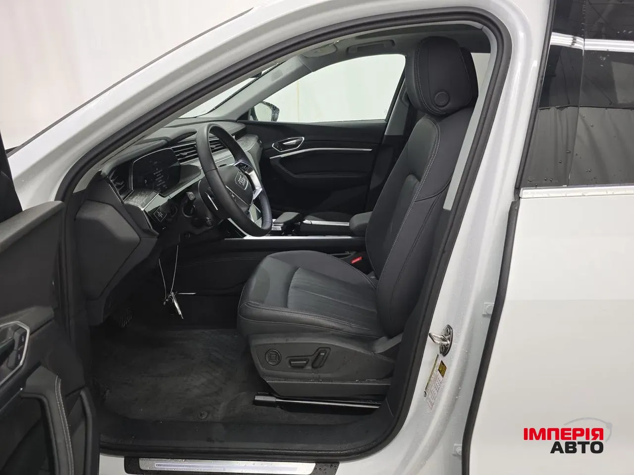 Audi Q8 e-tron - фото 5