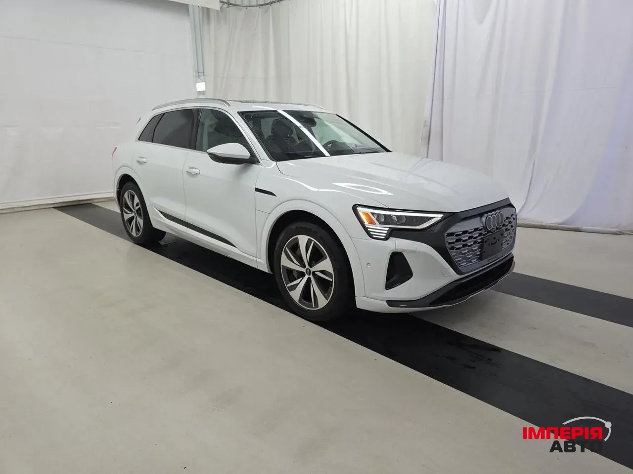 Audi Q8 e-tron - фото 1