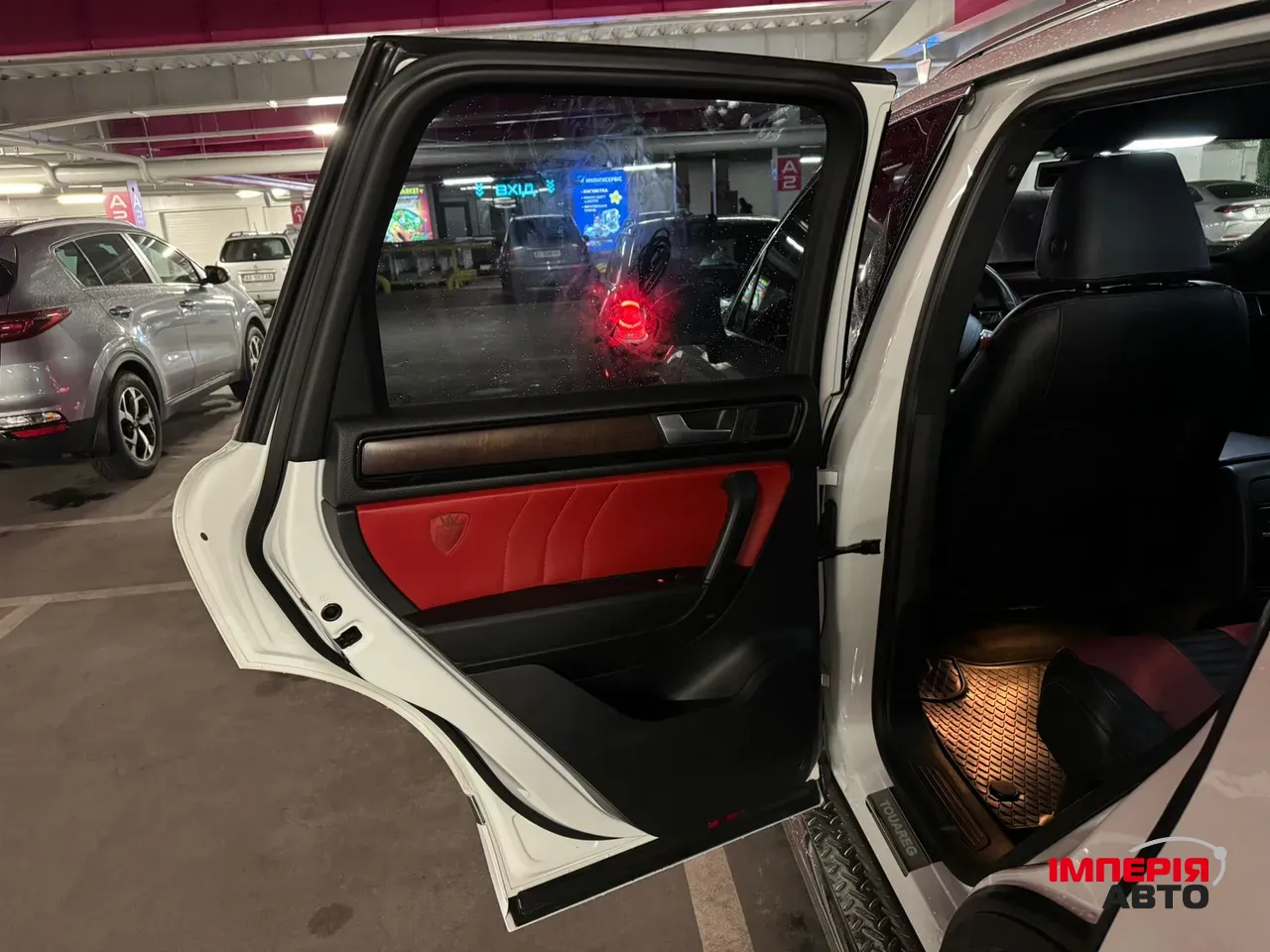 Volkswagen Touareg - фото 7