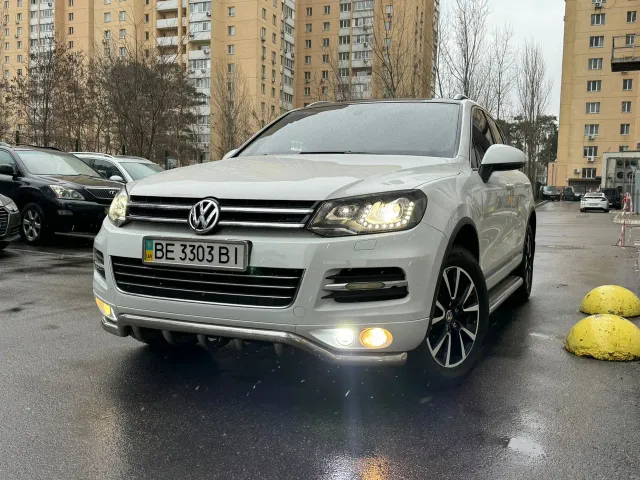 Volkswagen Touareg - фото 1