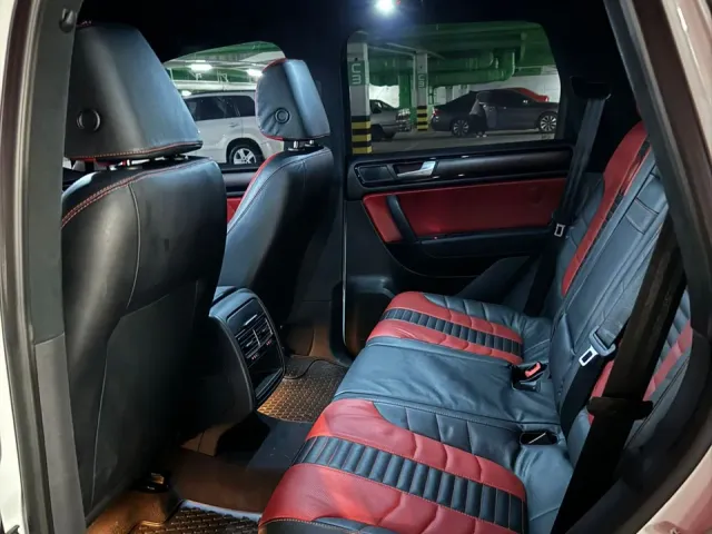 Volkswagen Touareg - фото 4