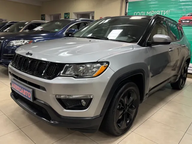 Jeep Compass - фото 1
